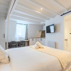 Lille Beaux Arts Equipped Apartment